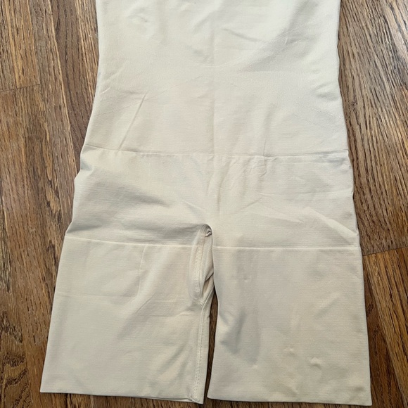 Maidenform high waisted slimming shorts, XL - Picture 2 of 4